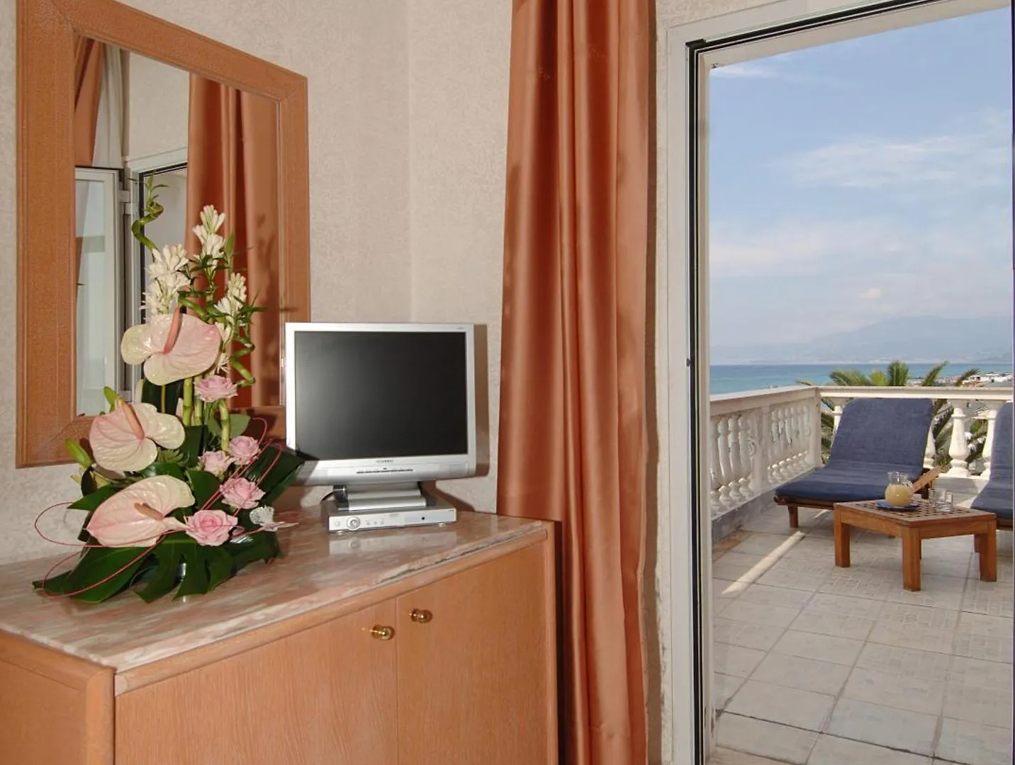 Hotel Piccolo Lido Bordighera 4*,  Italy