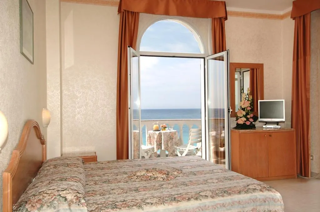 Hotel Piccolo Lido Bordighera 4*,