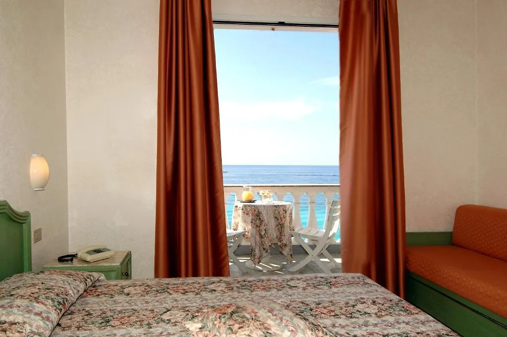 Hotel Piccolo Lido Bordighera 4*,  Italy