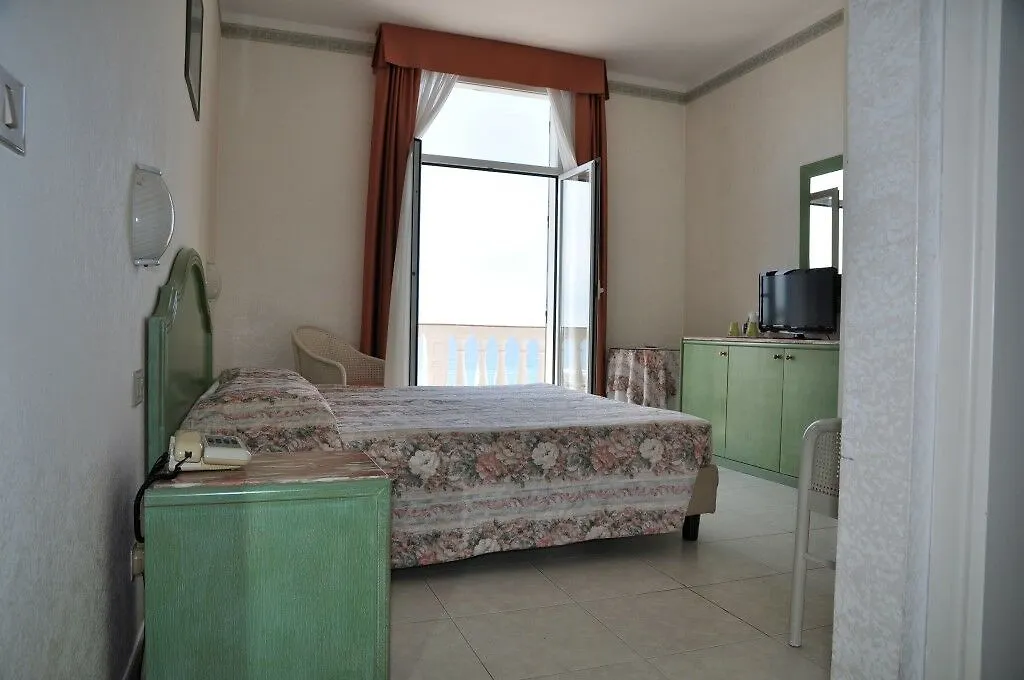 Hotel Piccolo Lido Bordighera 4*,  Italy