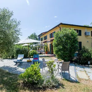 Il Laghello Wood House Farm stay